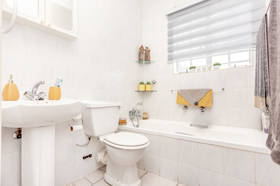 3 Bedroom Property for Sale in Roodekrans Gauteng