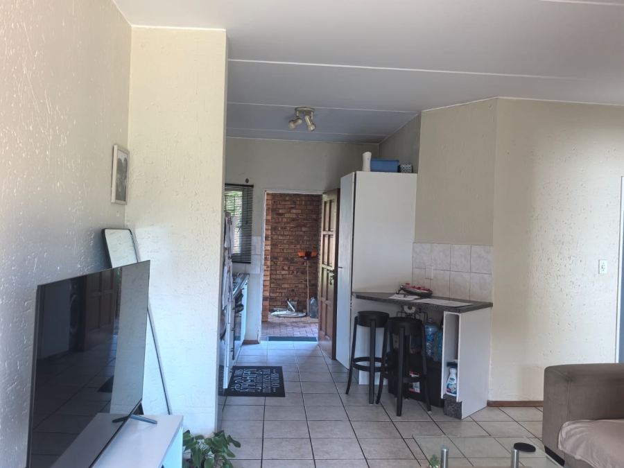 2 Bedroom Property for Sale in Wilgeheuwel Gauteng