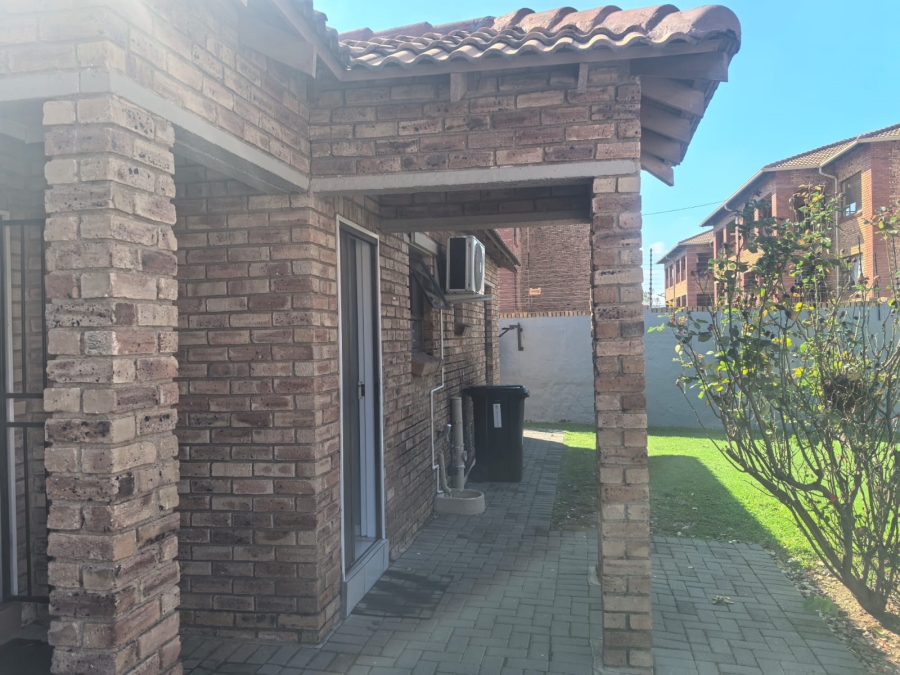 2 Bedroom Property for Sale in Princess A H Gauteng
