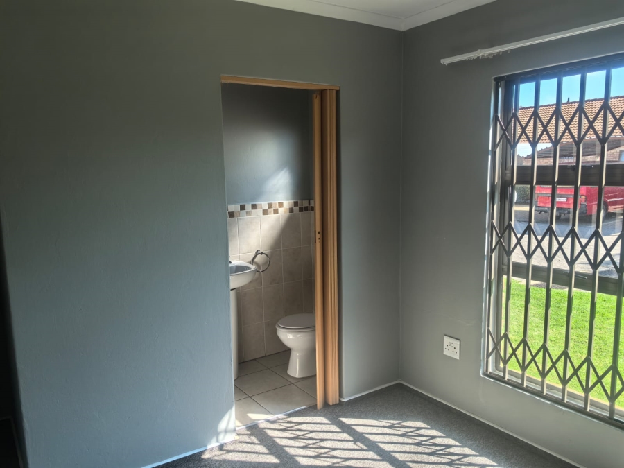 2 Bedroom Property for Sale in Princess A H Gauteng