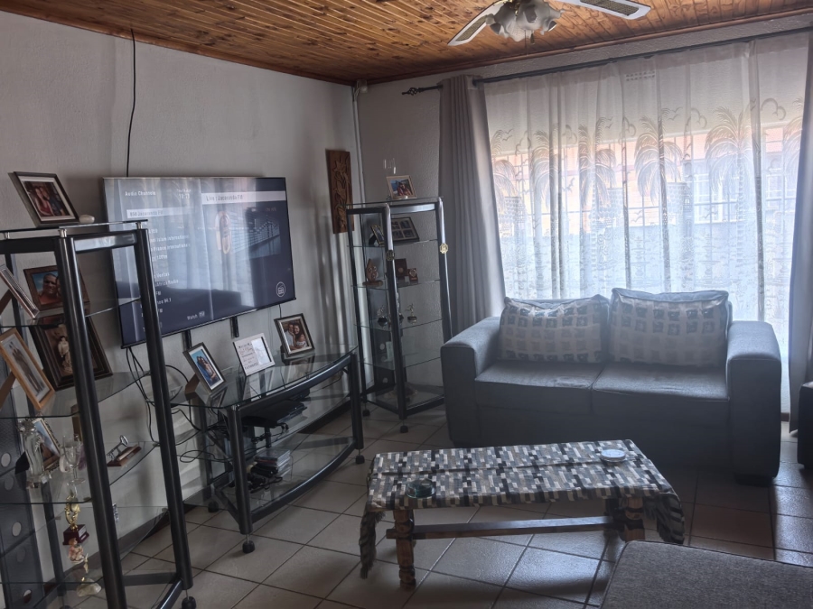 4 Bedroom Property for Sale in Roodepoort North Gauteng