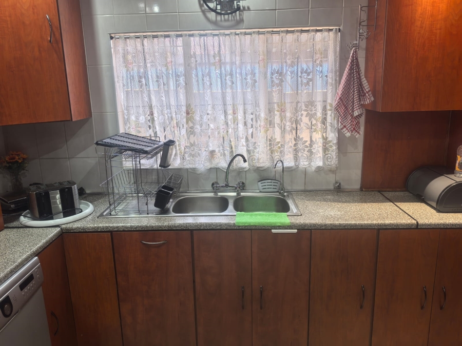 4 Bedroom Property for Sale in Roodepoort North Gauteng