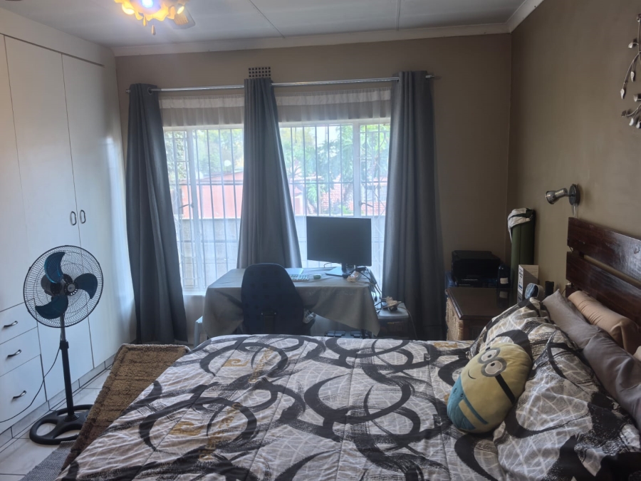 4 Bedroom Property for Sale in Roodepoort North Gauteng