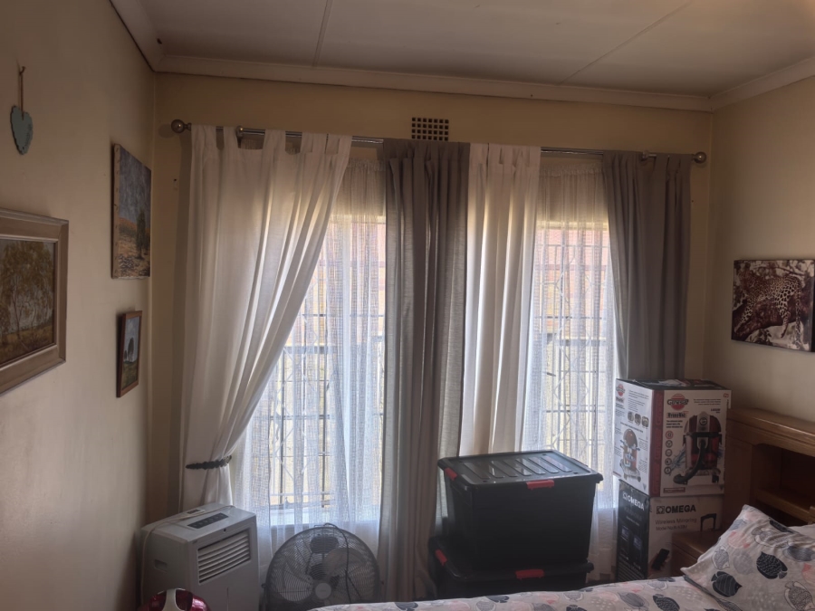 4 Bedroom Property for Sale in Roodepoort North Gauteng