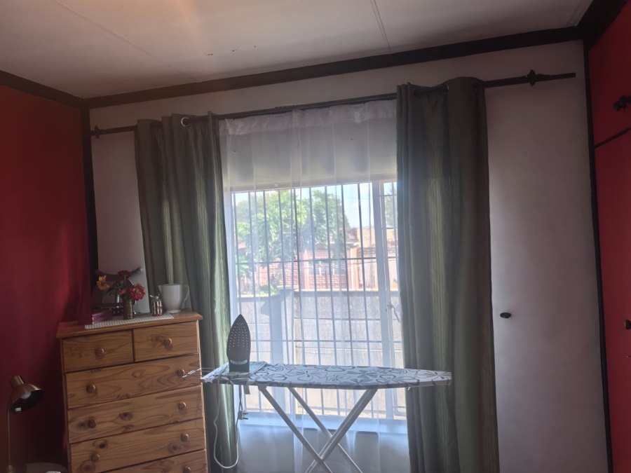 4 Bedroom Property for Sale in Roodepoort North Gauteng