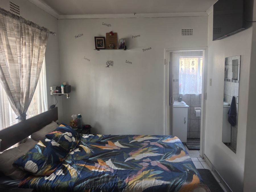 4 Bedroom Property for Sale in Roodepoort North Gauteng