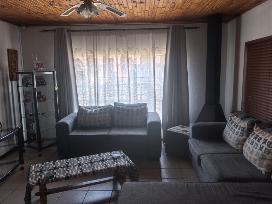 4 Bedroom Property for Sale in Roodepoort North Gauteng