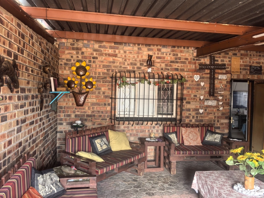 4 Bedroom Property for Sale in Roodepoort North Gauteng