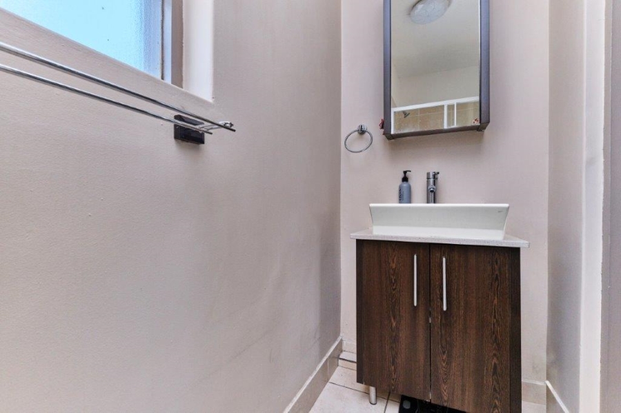 1 Bedroom Property for Sale in Sunninghill Gauteng