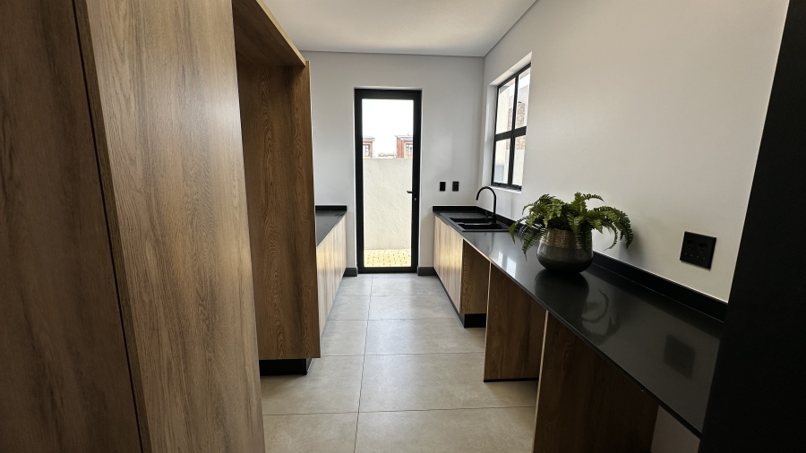 5 Bedroom Property for Sale in Fountainbrook Estate Gauteng
