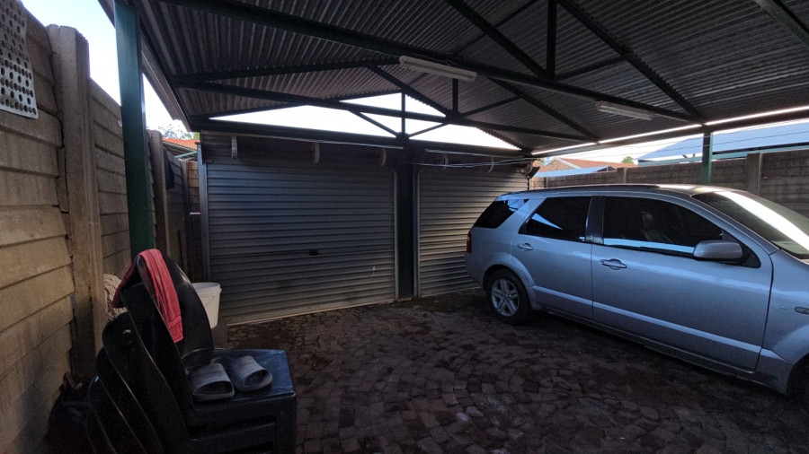 2 Bedroom Property for Sale in Annlin Gauteng