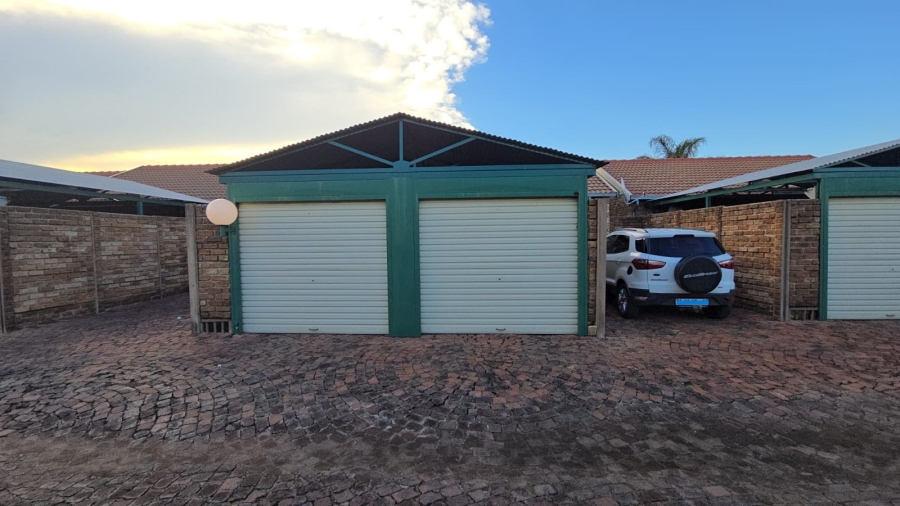 2 Bedroom Property for Sale in Annlin Gauteng