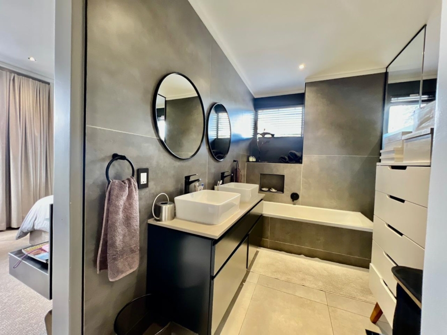 3 Bedroom Property for Sale in Waterkloof Heights Gauteng