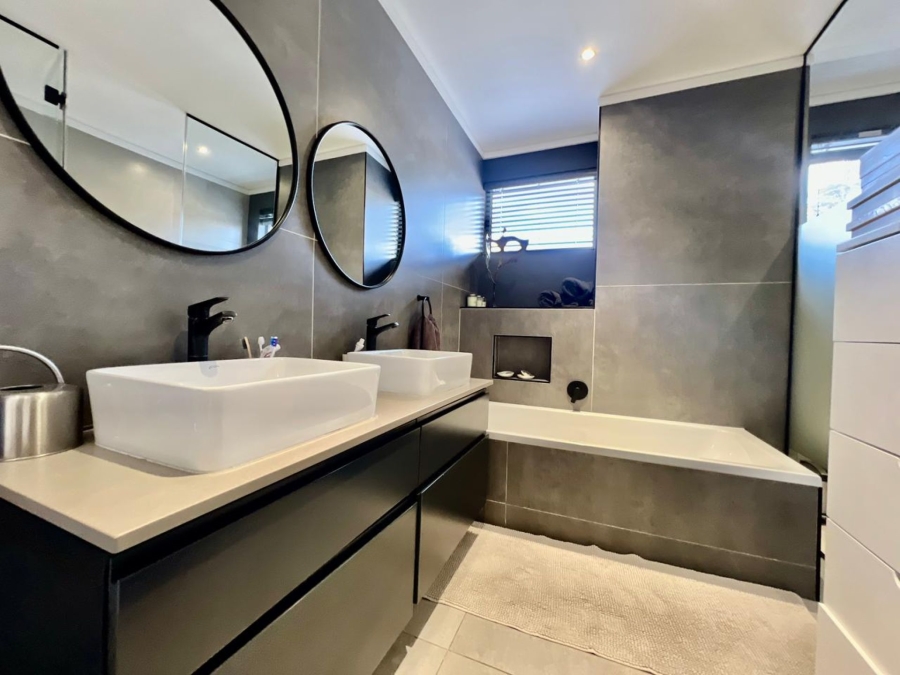 3 Bedroom Property for Sale in Waterkloof Heights Gauteng