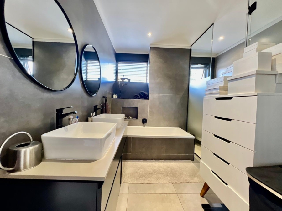 3 Bedroom Property for Sale in Waterkloof Heights Gauteng