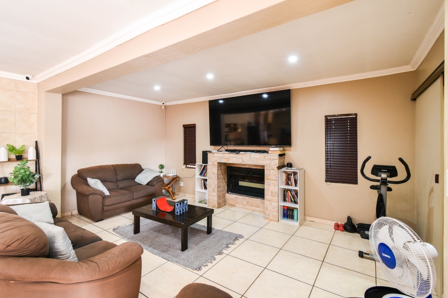 4 Bedroom Property for Sale in Doornpoort Gauteng