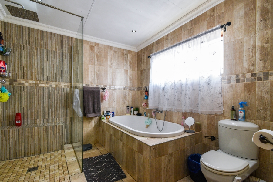 4 Bedroom Property for Sale in Doornpoort Gauteng