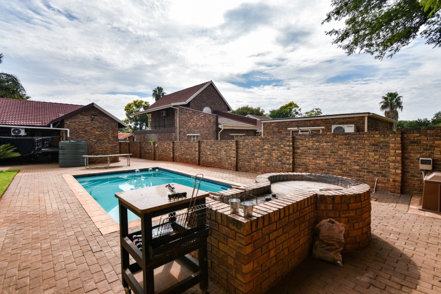 4 Bedroom Property for Sale in Doornpoort Gauteng