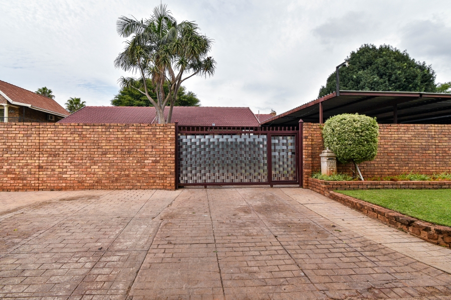 4 Bedroom Property for Sale in Doornpoort Gauteng