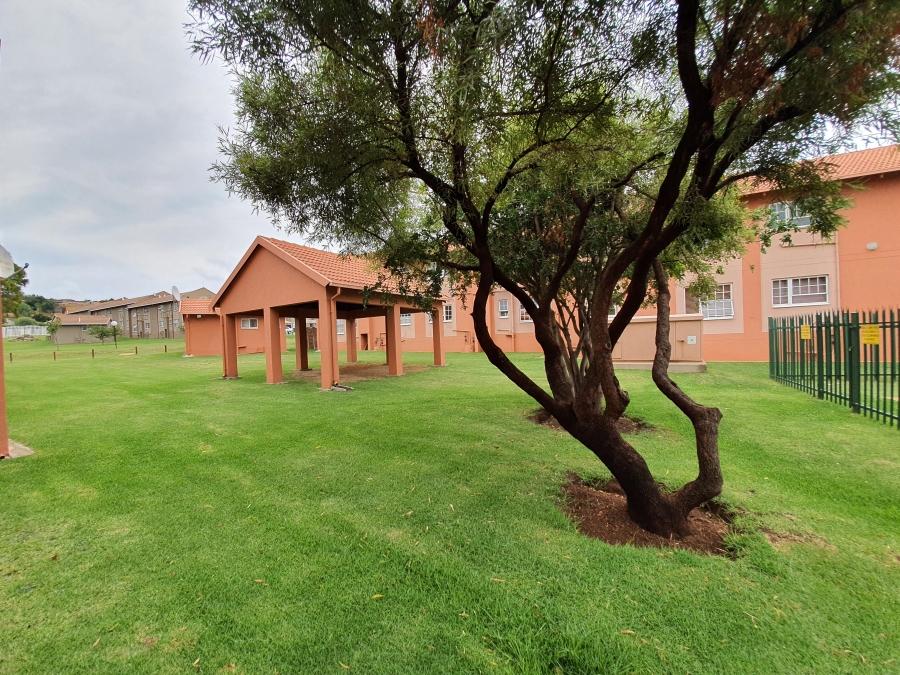 2 Bedroom Property for Sale in Meyersdal Gauteng