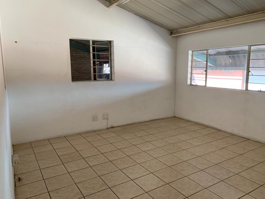 To Let Commercial Property for Rent in Hennops Park Industrial Gauteng