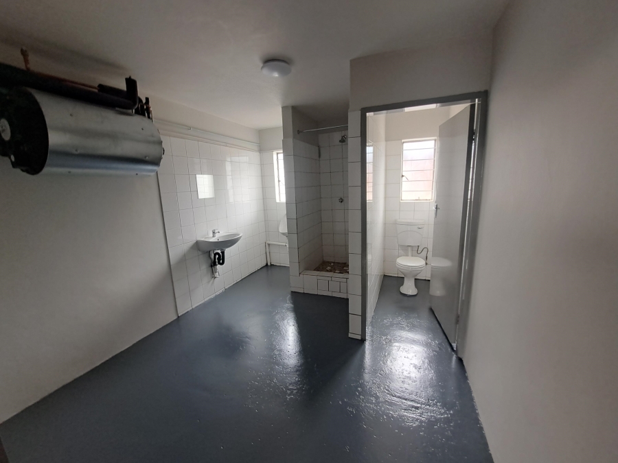 To Let Commercial Property for Rent in Hennops Park Industrial Gauteng