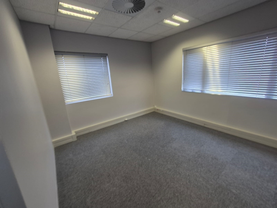 To Let Commercial Property for Rent in Die Hoewes Gauteng