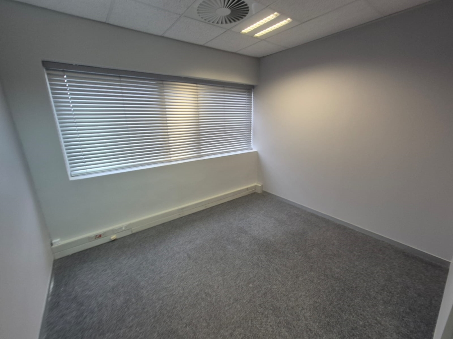 To Let Commercial Property for Rent in Die Hoewes Gauteng