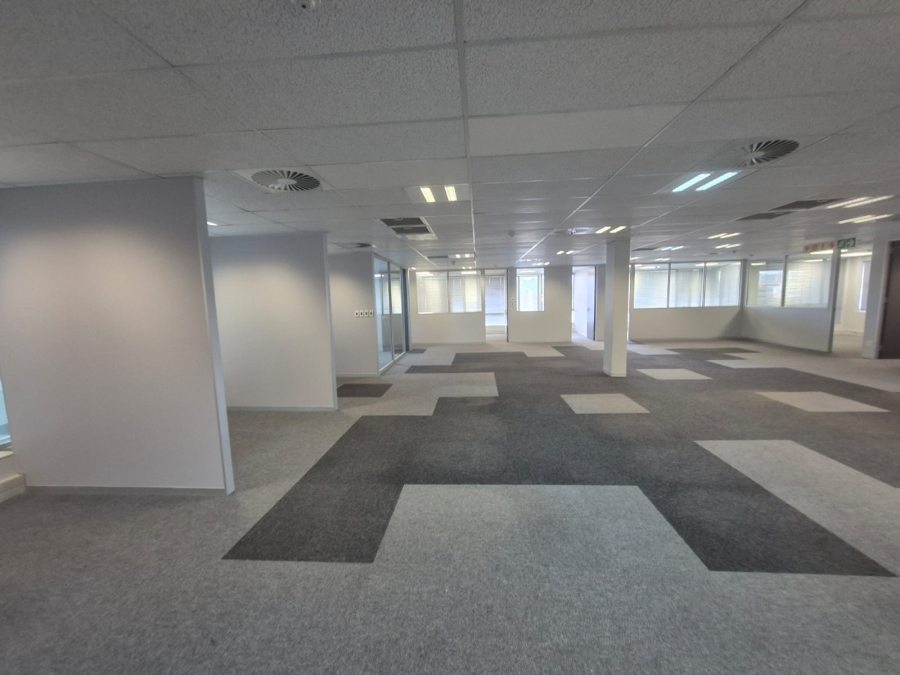 To Let Commercial Property for Rent in Die Hoewes Gauteng