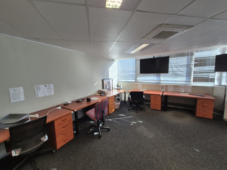 To Let Commercial Property for Rent in Die Hoewes Gauteng