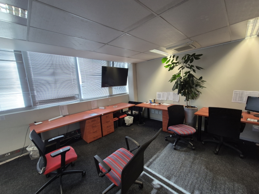 To Let Commercial Property for Rent in Die Hoewes Gauteng