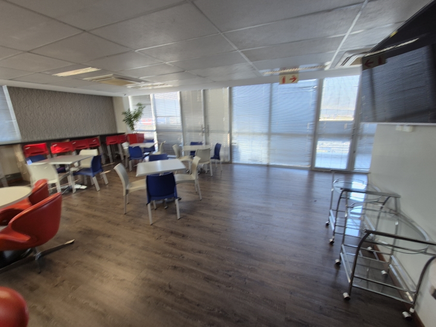 To Let Commercial Property for Rent in Die Hoewes Gauteng