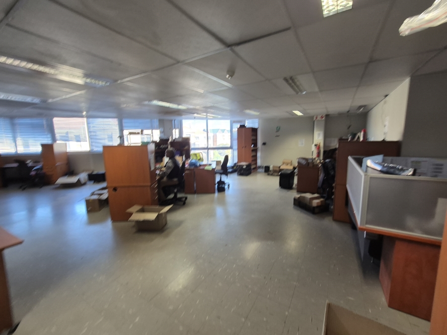 To Let Commercial Property for Rent in Die Hoewes Gauteng