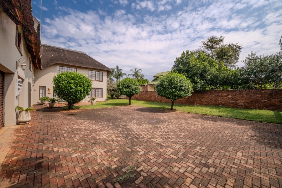 5 Bedroom Property for Sale in Doornpoort Gauteng