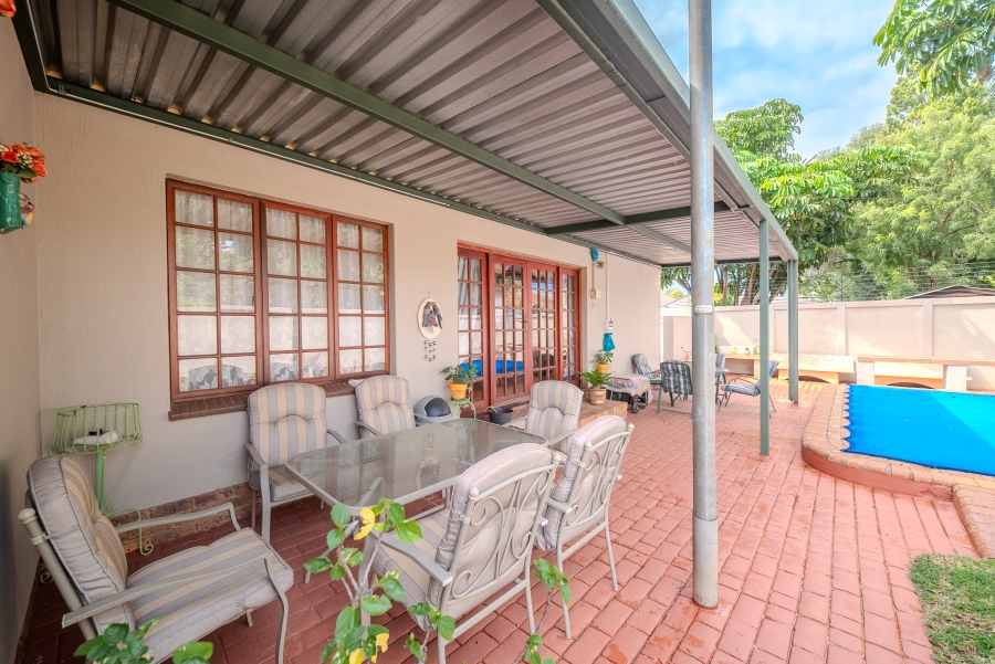 5 Bedroom Property for Sale in Doornpoort Gauteng