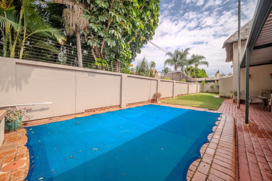 5 Bedroom Property for Sale in Doornpoort Gauteng