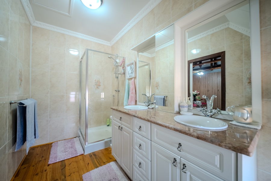 5 Bedroom Property for Sale in Doornpoort Gauteng