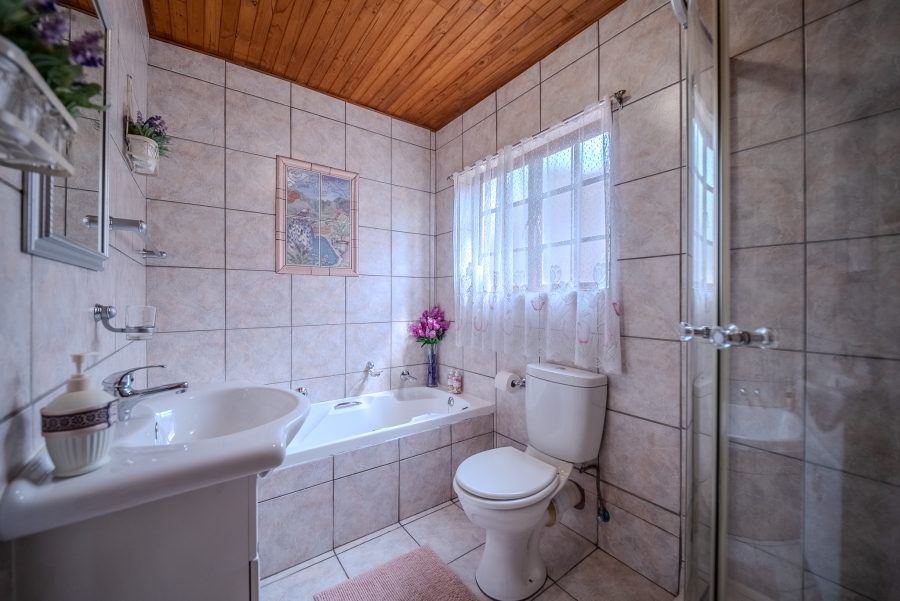 5 Bedroom Property for Sale in Doornpoort Gauteng