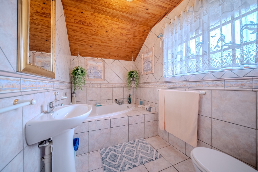 5 Bedroom Property for Sale in Doornpoort Gauteng