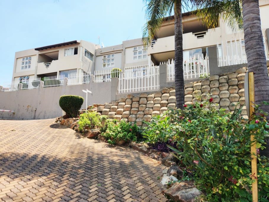 3 Bedroom Property for Sale in Oakdene Gauteng