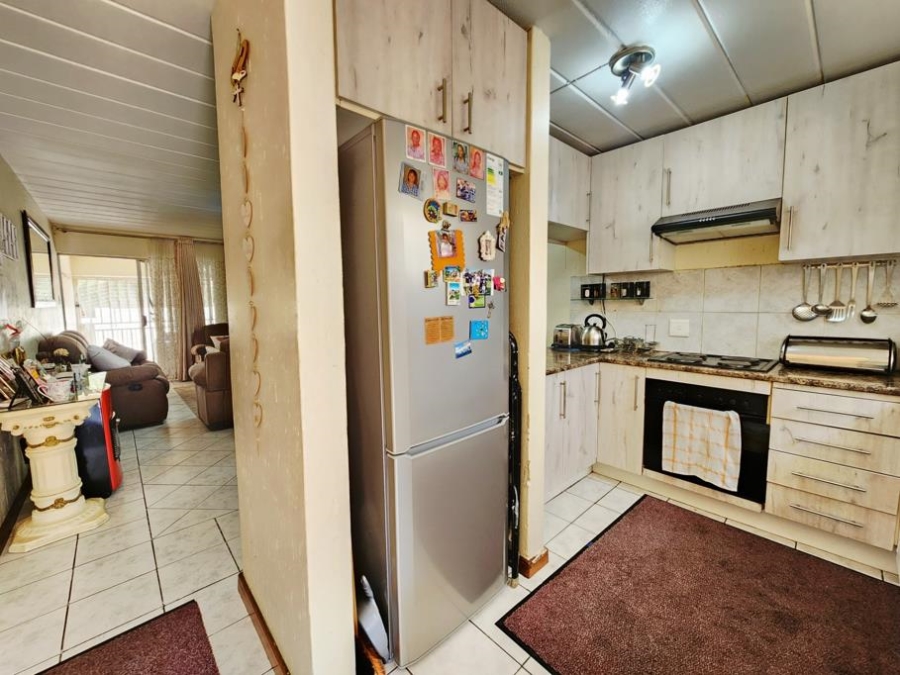 3 Bedroom Property for Sale in Oakdene Gauteng