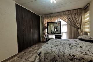 3 Bedroom Property for Sale in Oakdene Gauteng