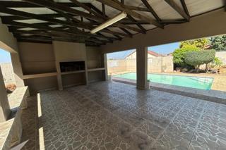 3 Bedroom Property for Sale in Oakdene Gauteng