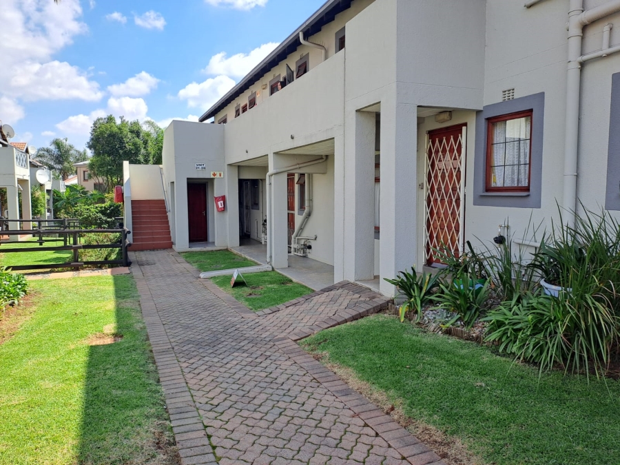2 Bedroom Property for Sale in Verwoerdpark Gauteng