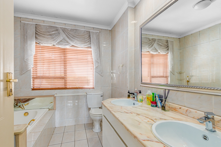 3 Bedroom Property for Sale in Edenburg Gauteng
