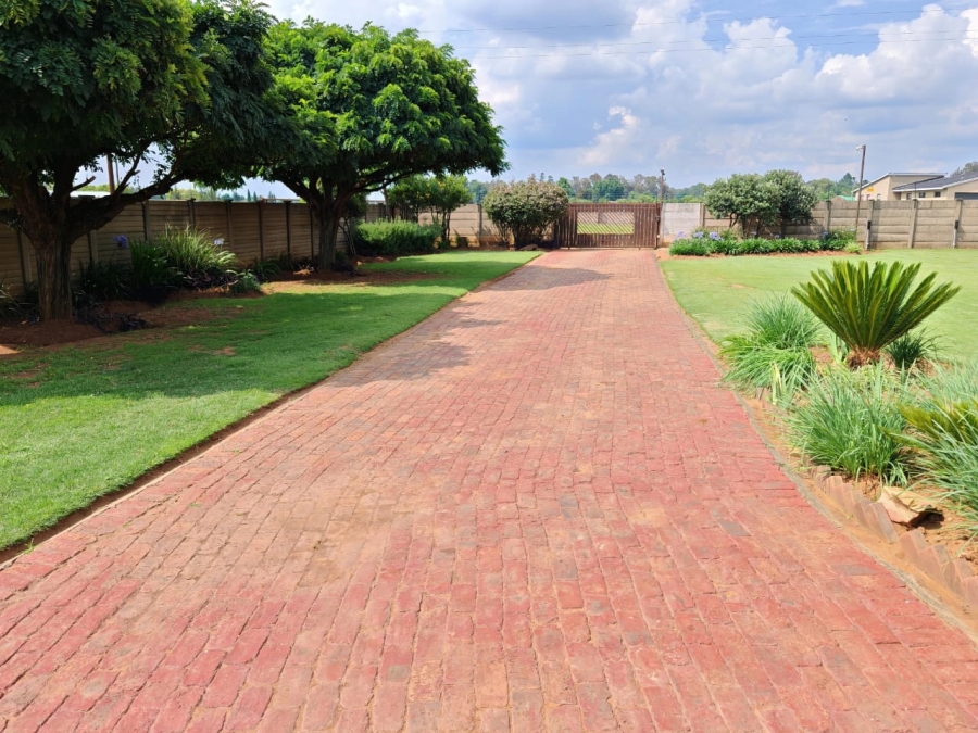 3 Bedroom Property for Sale in Buyscelia Gauteng