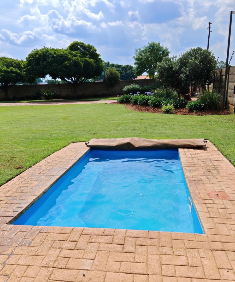 3 Bedroom Property for Sale in Buyscelia Gauteng