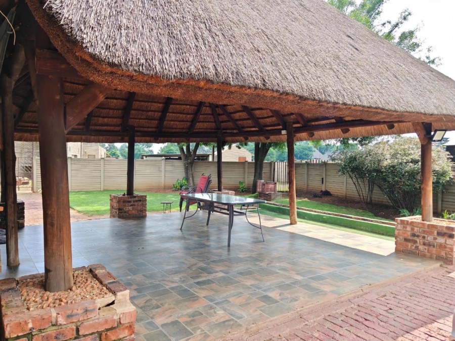 3 Bedroom Property for Sale in Buyscelia Gauteng