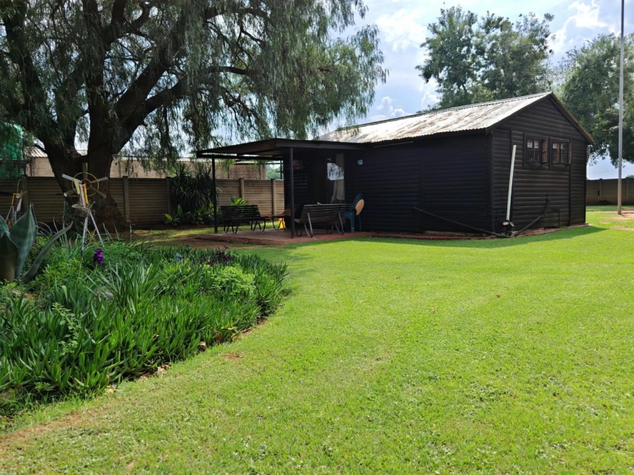 3 Bedroom Property for Sale in Buyscelia Gauteng