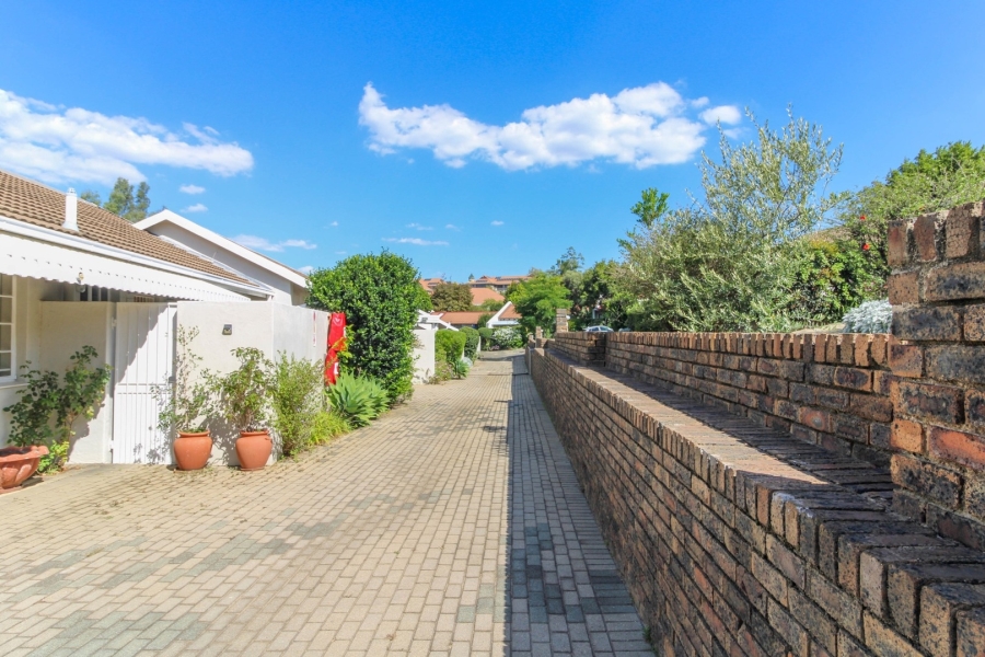 2 Bedroom Property for Sale in Bryanston Gauteng